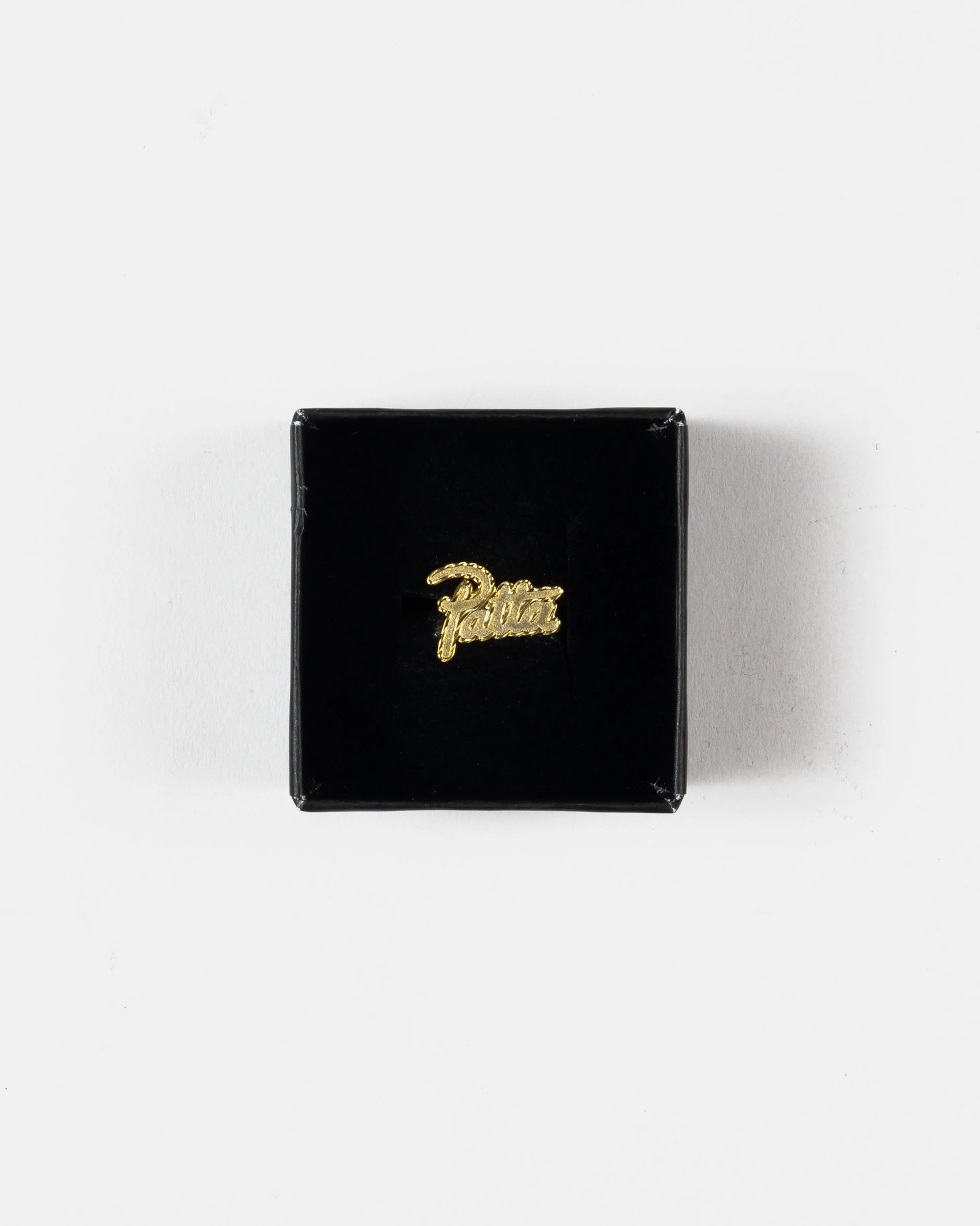 Patta Script Logo Plated Earring (Gold) Patta